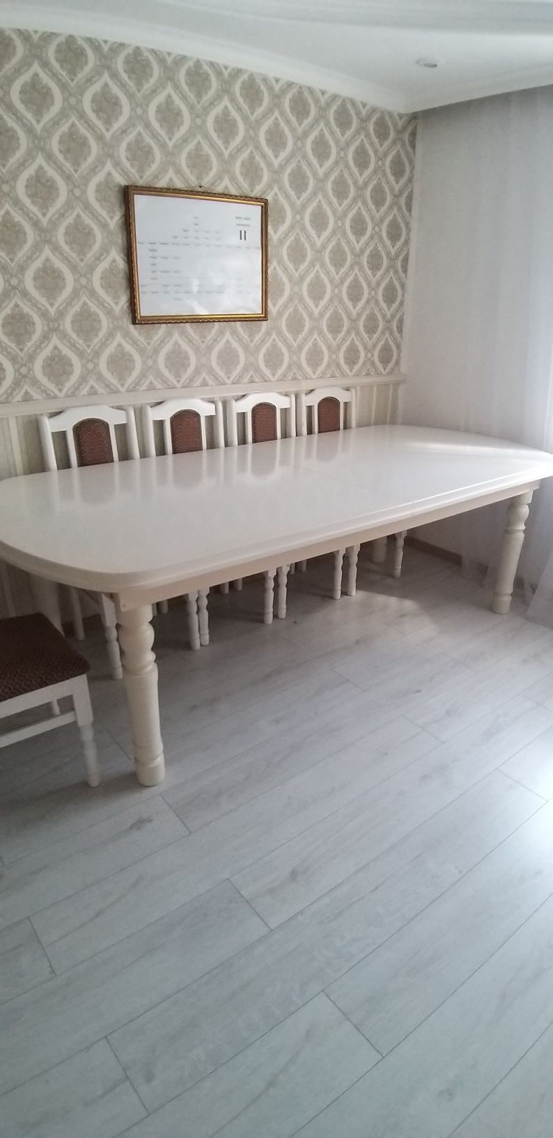 Продается стол  гостинный