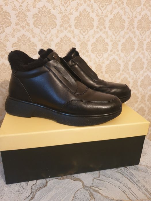 Зимние женские кроссовки