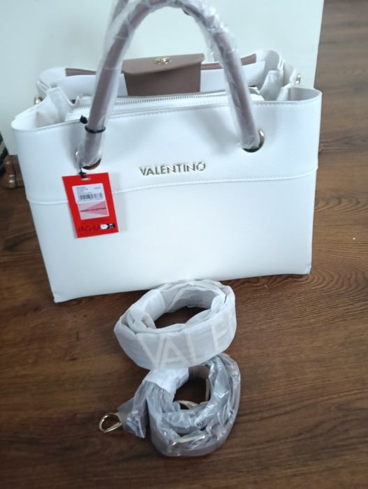 Vând doua geanti noi  marca Valentino
