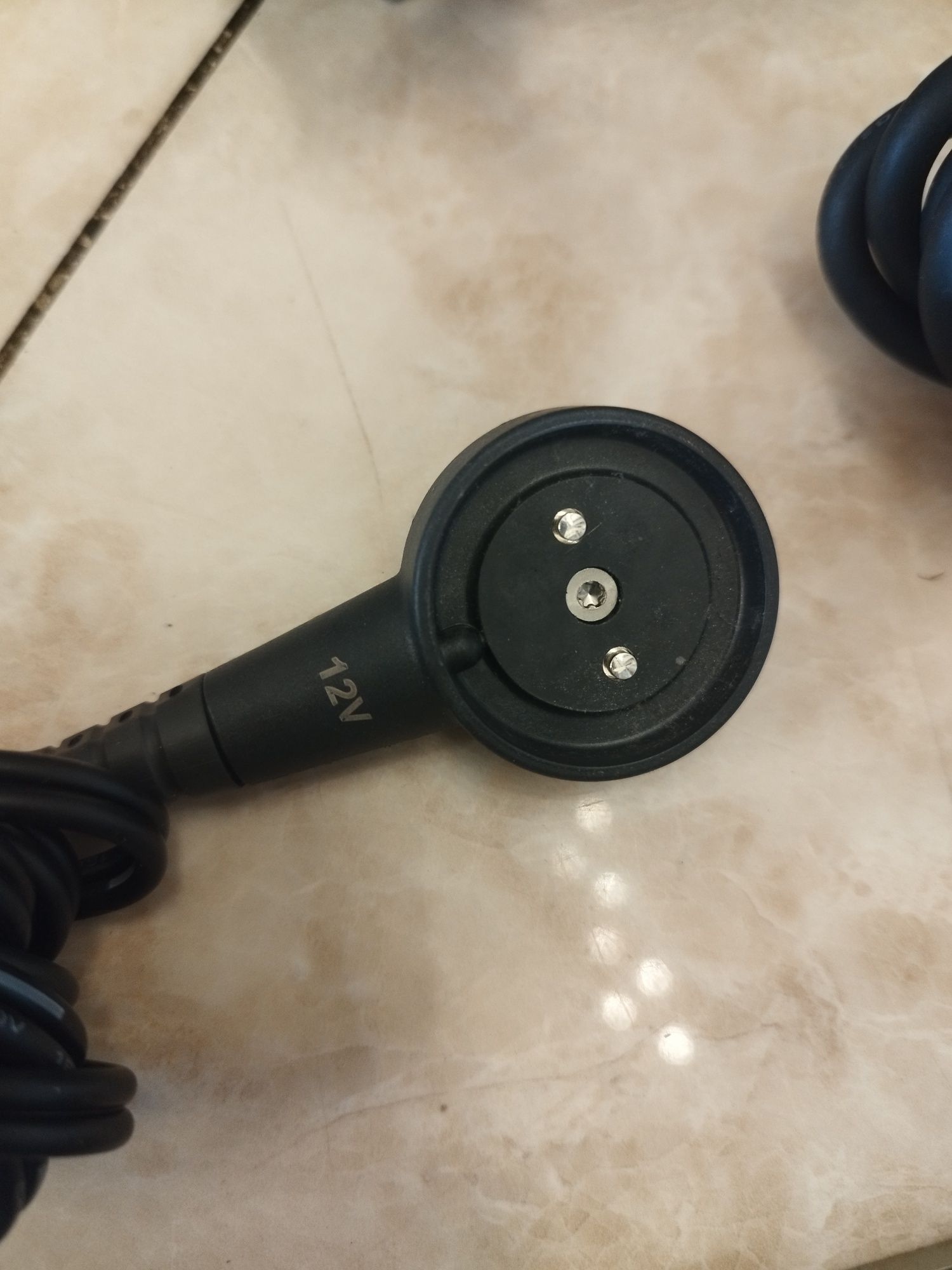 Продавам Bentley Battery Charger / Maintainer (OEM, модел US 7002 / но