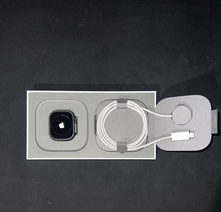 Apple Watch Ultra 2 49mm Titanium Black 2024– Като нов, пълен комплект