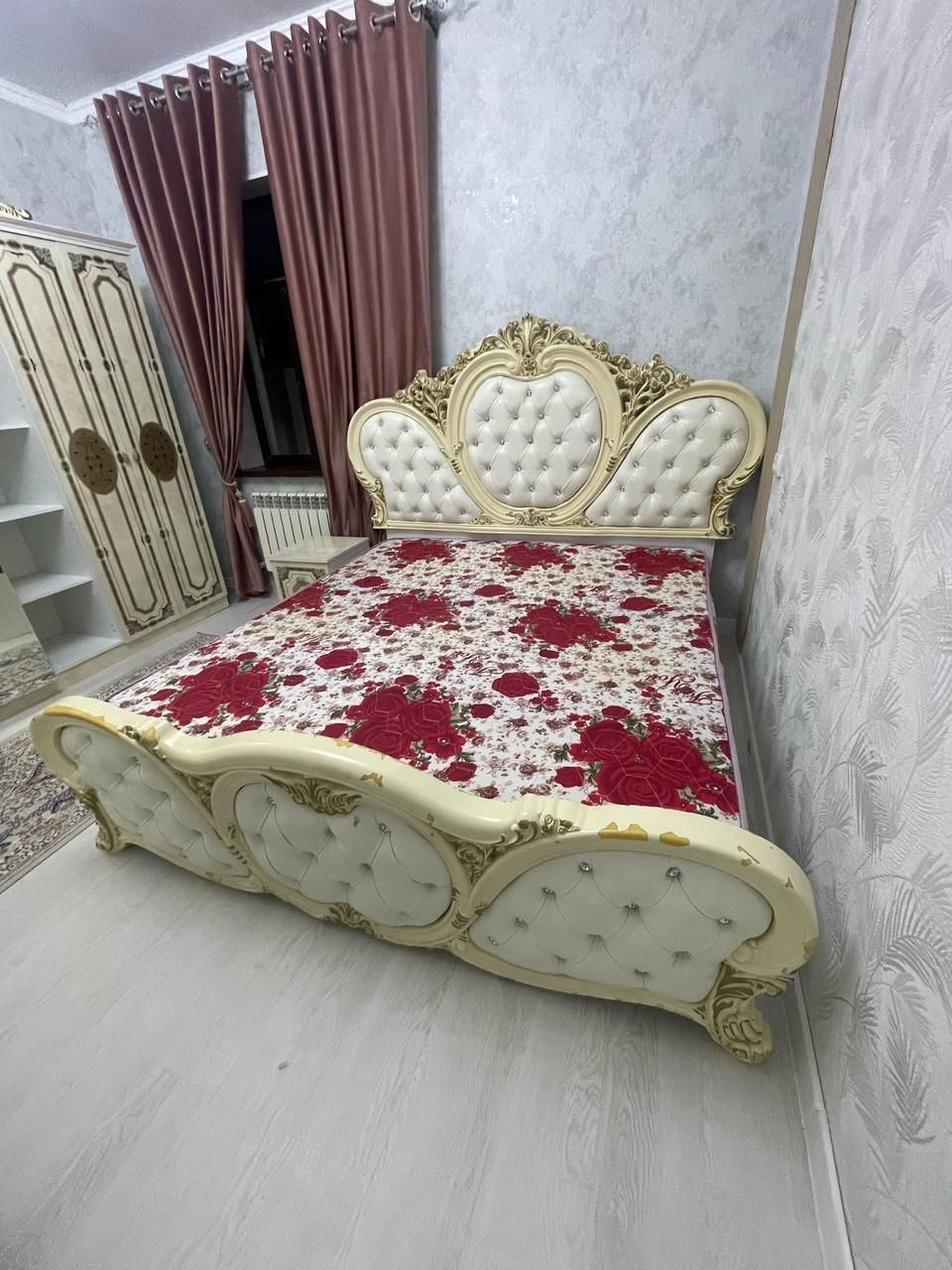 Спальный гарнитур