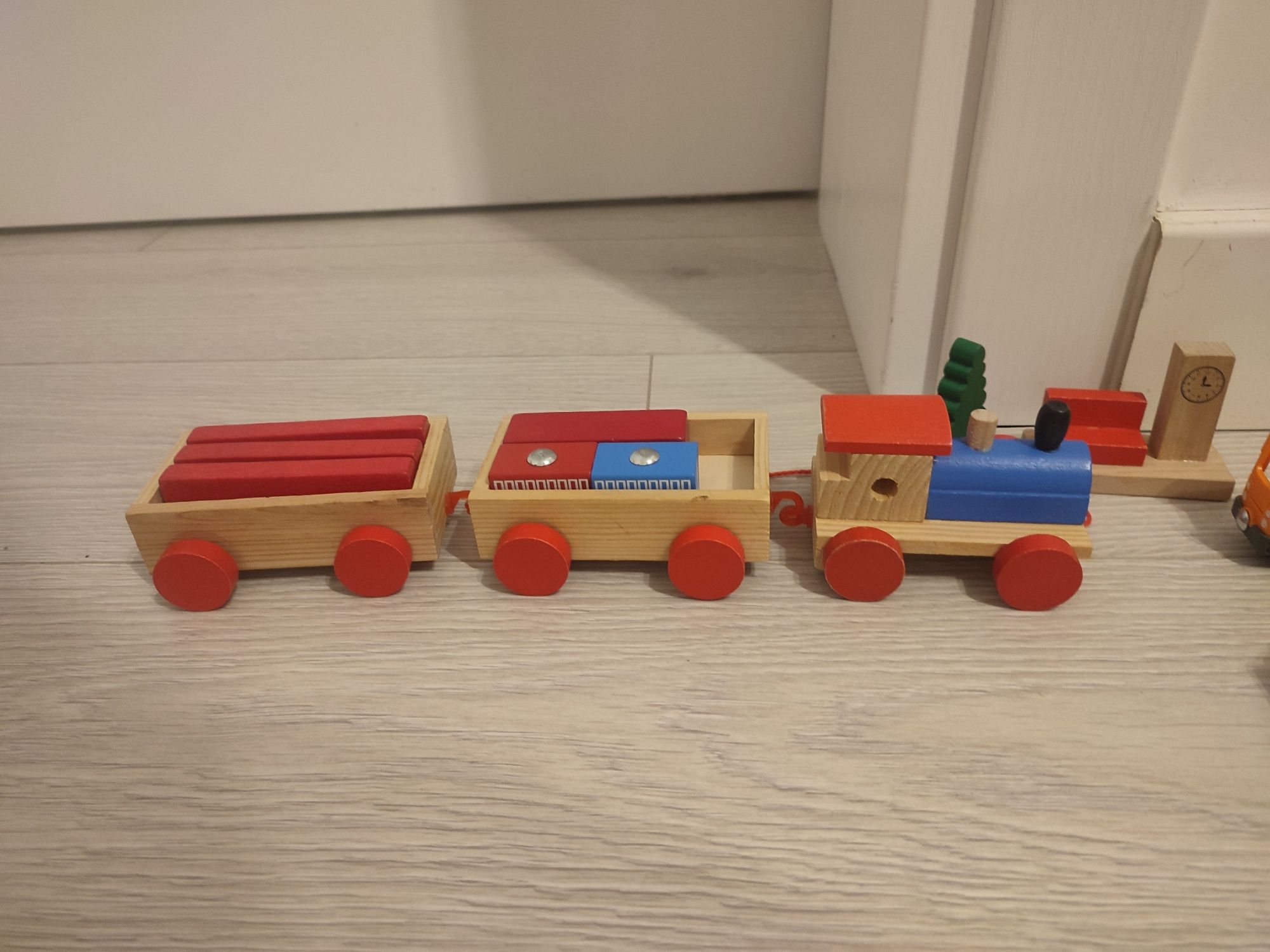 Jucării  lemn (doua trenulețe+5 mașinuțe)