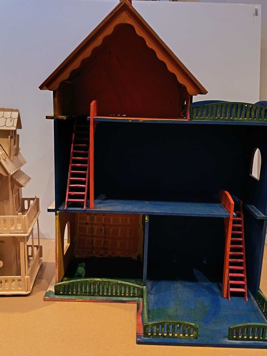 Две дървени къщи за кукли с обша цена - Намалена