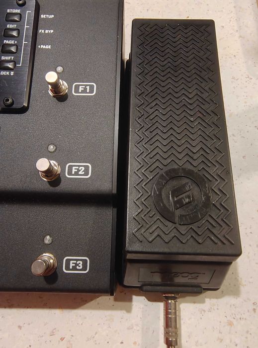 Vand procesor chitara Fractal AX8