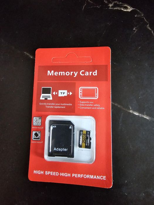 Card de memorie de 128 și 256GB