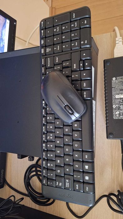 calculator +monitor+sistem audio+mouse +tastatura