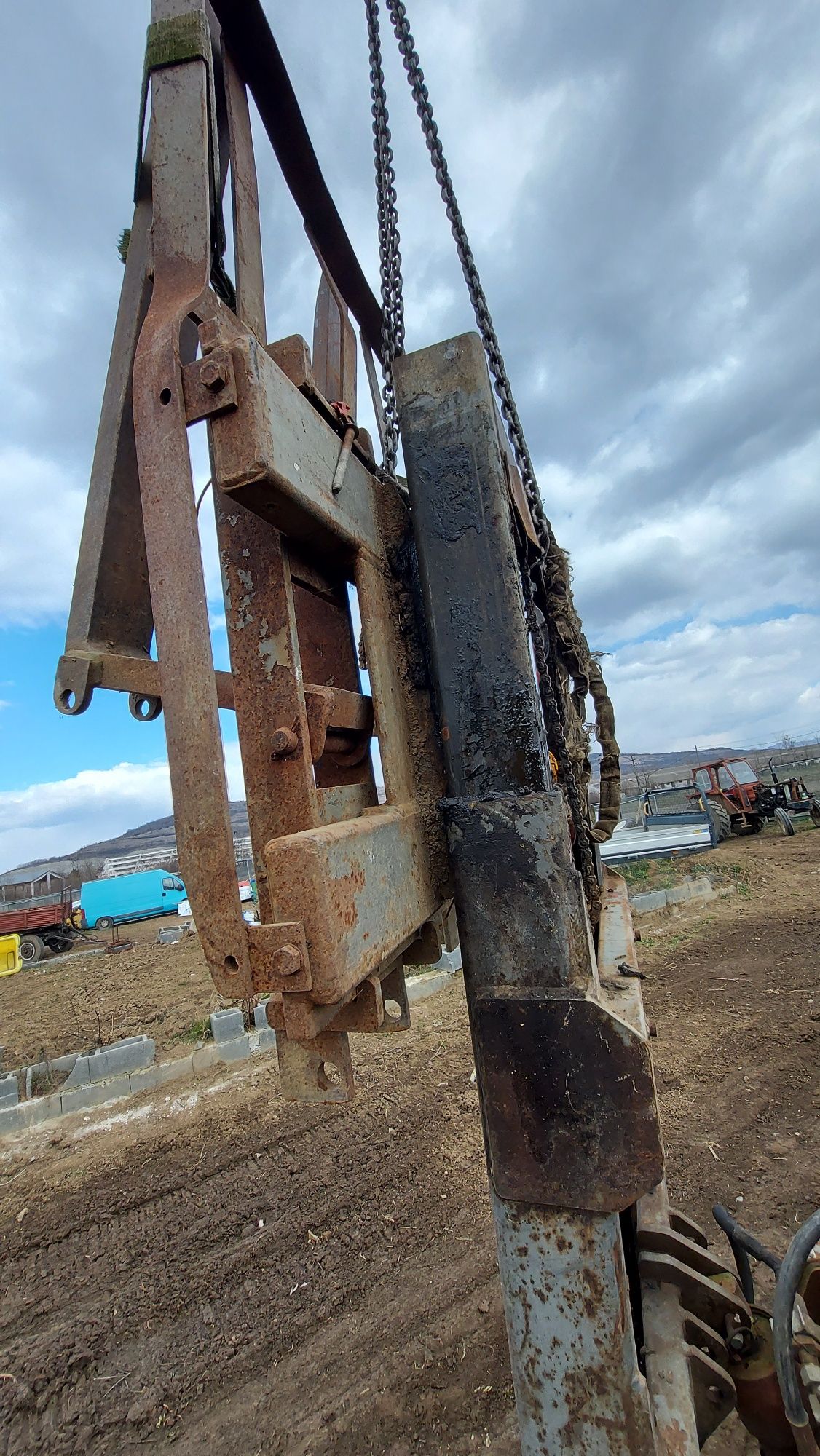 lift tractor in tirant