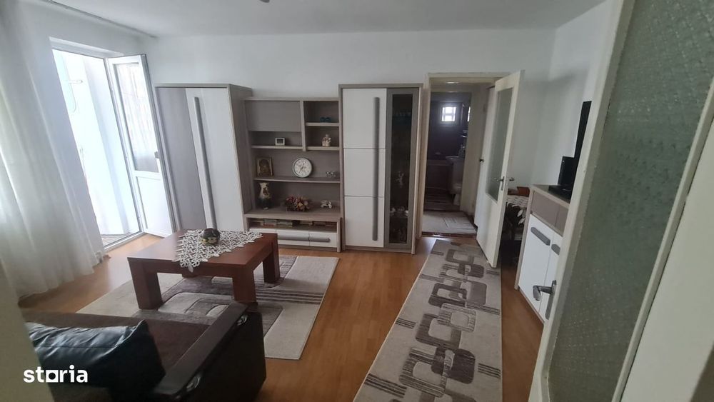 Central-Apartament 2 camere renovat ,etaj intermediar,pret 73500E