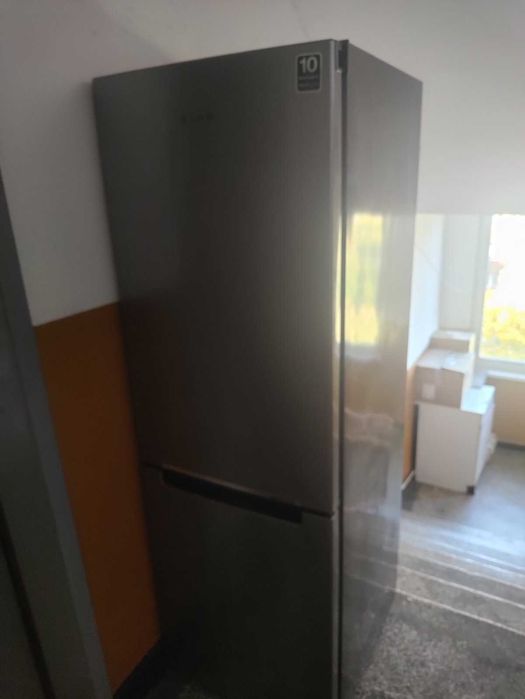 Хладилник с фризер Samsung RB29FSRNDSA, 290 л
