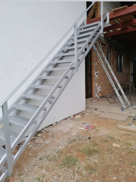 Scara metalica industriala