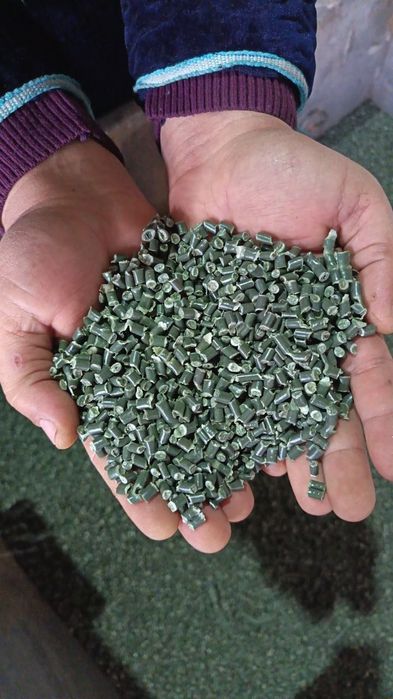 Продаётся  гранула или плёнку и мешка