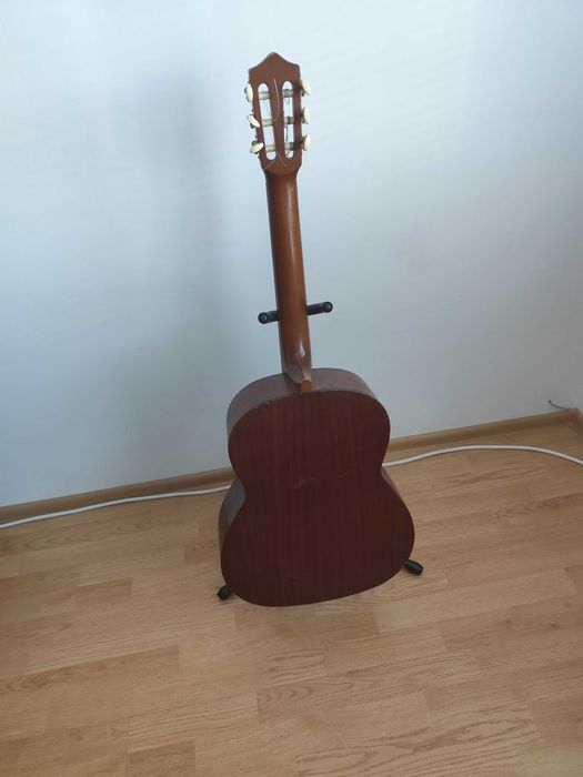 Акустична китара с Калъф, Колан и комплект от 6 струни.