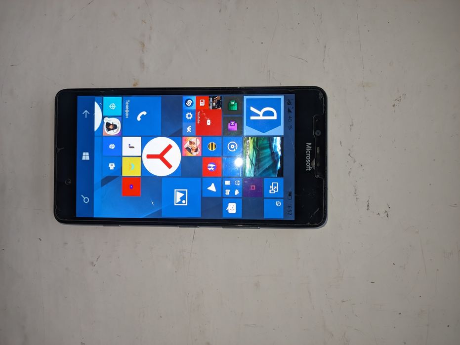 Телефон Microsoft Lumia 950 Dual SIM