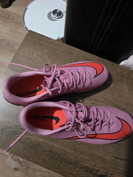 Чисто нови Nike Mercurial