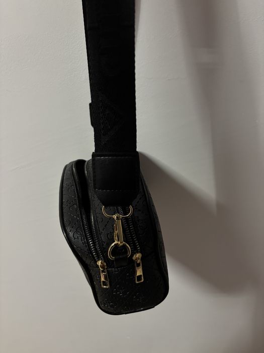 Дамска Чанта Guess