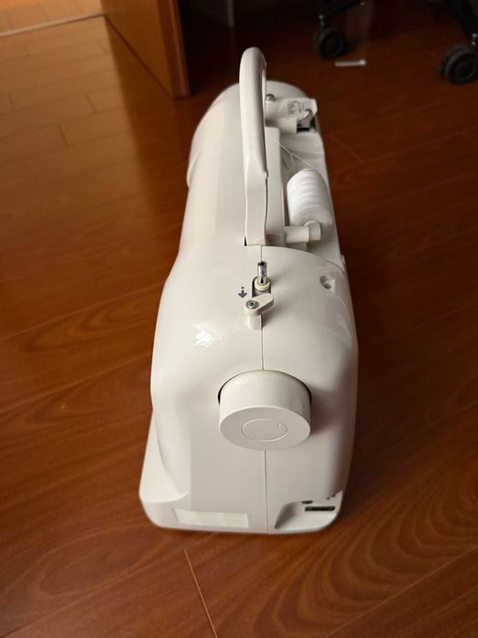 Masina de cusut Singer Curvy 8770
