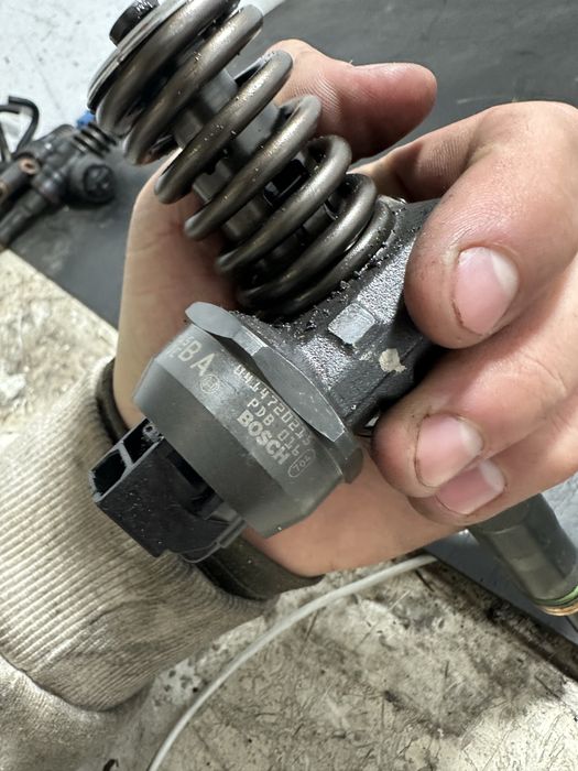 Injector injectoare Audi A3 8P 1.9 TDI BXE BLS BKC 105Cp | 038130073AG