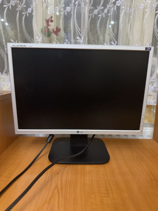 LG Flatron L192WS-SN – Monitor LCD 19”, stare foarte bună