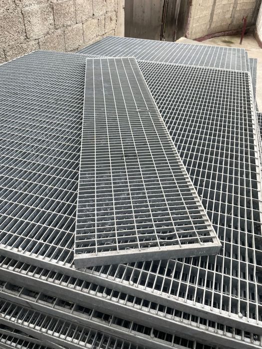 Trepte zincate galvanizate