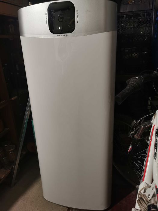 Плосък бойлер Аристон 80л