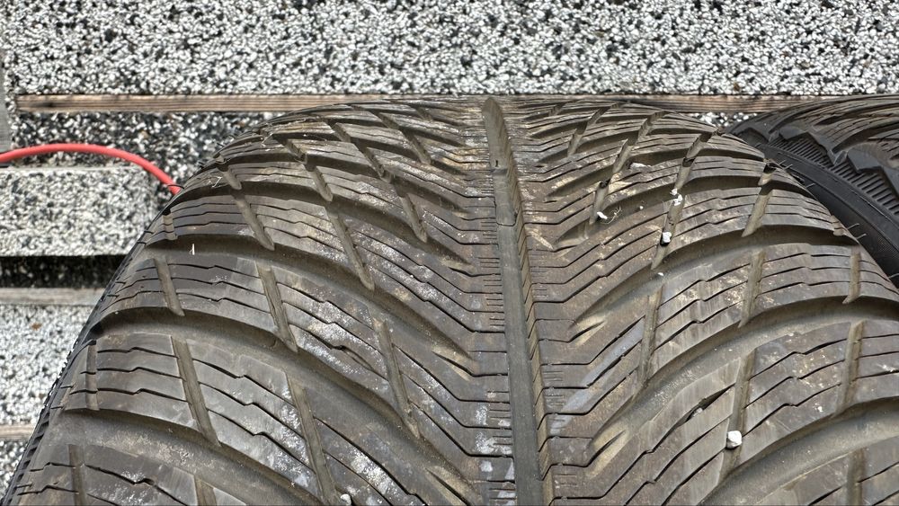 Зимни гуми Michelin - 4 х 215/50/18
