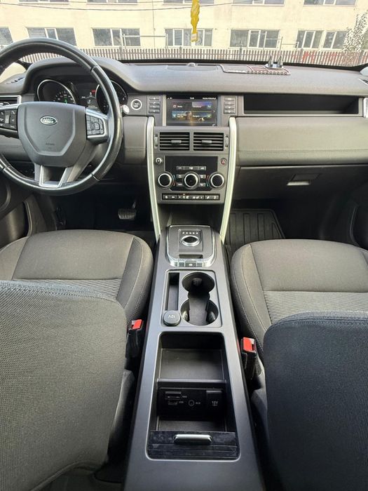 Vand Land Rover Discovery Sport motorizare 2.0 euro 6 an fab. 2018