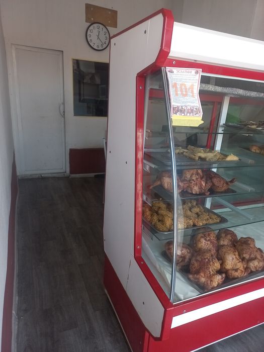 Продаётся Витринный холодильник 1.60