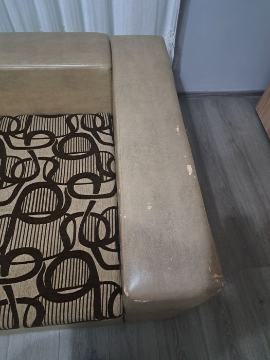 Vand coltar extensibili cu lada de depozitare!