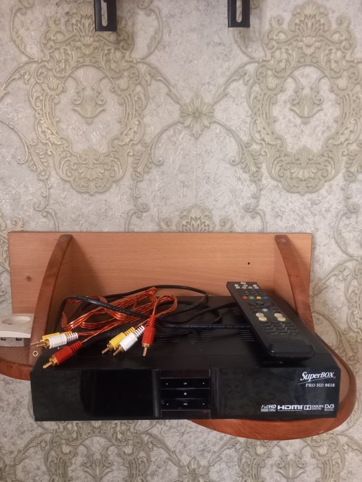 Продается тюнер спутниковый.