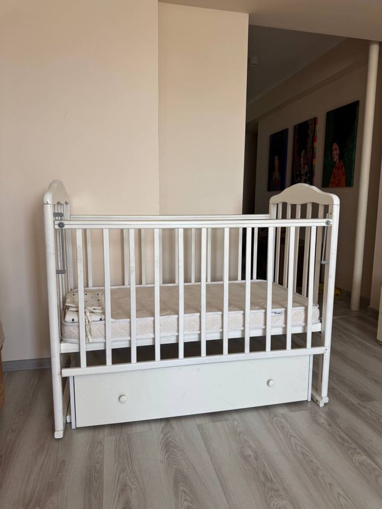 Продам детскую кроватку