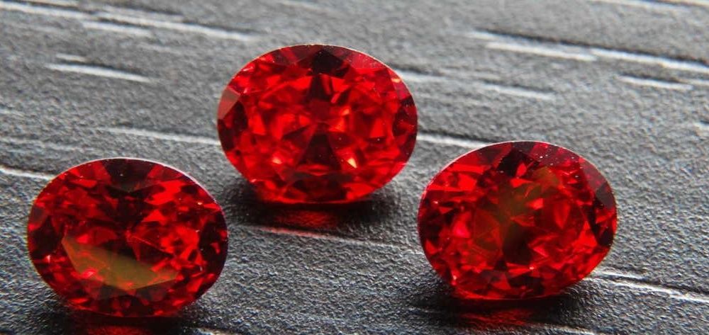 Рубин, Сапфир, Чароит, Цитрин..и още много