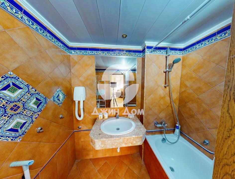 Просторен тристаен апартамент с ПАНОРАМА МОРЕ в Атриум Бийч, Елените