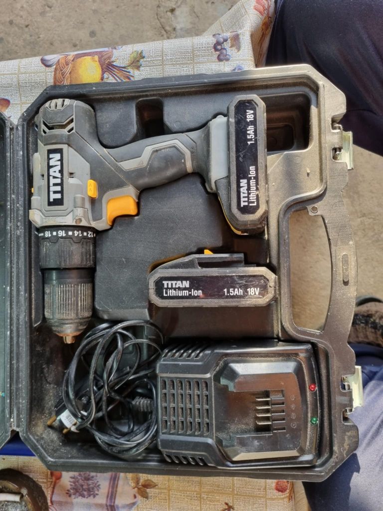 Makita Dewalt Titan