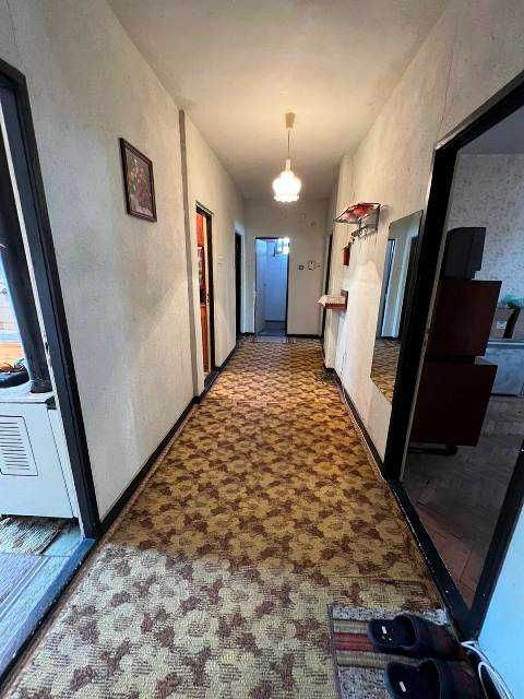 Продава се Тристаен апартамент в Търговище, Център - 90 кв.м за 935 €/кв.м - Снимка #4