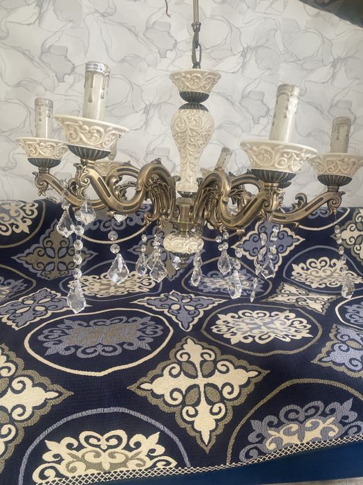 Продам люстру дорогую