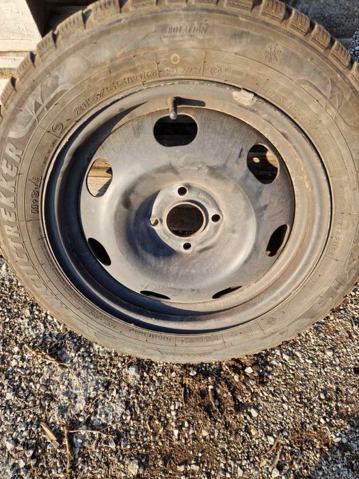 Продавам гуми за пежо партнер