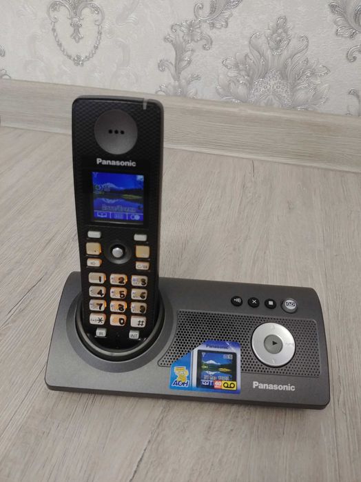 Радиотелефон  Panasonic с автоответчиком