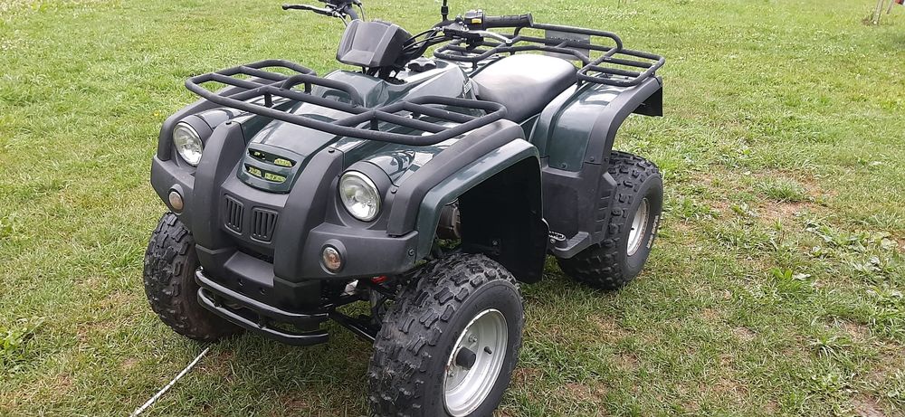 Vând atv adly 300cc 2x4
