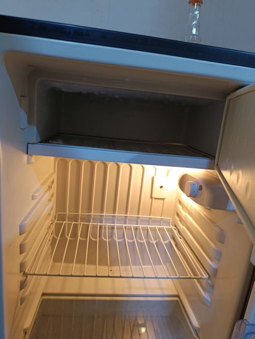 Продам холодильник почти в новом состоянии, работает корректно