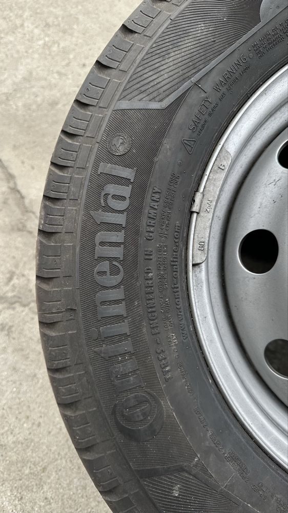 Гуми Continental 215/70R15CР за кемпер с джанти