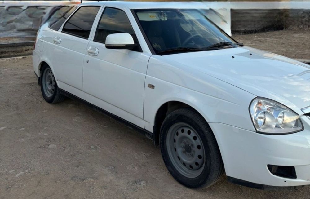 Продаю машину Лада Приора