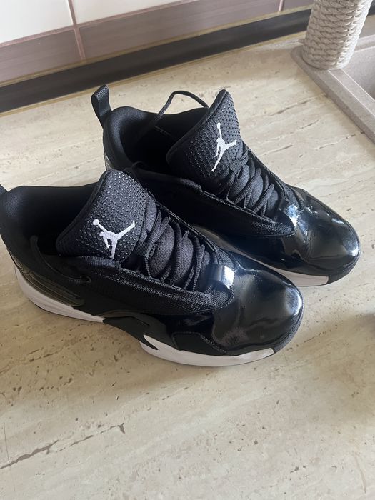 Adidas nike Jordan