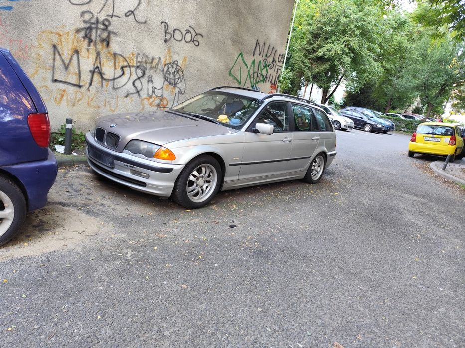 Vând întreg fara acte și fara fiscal pentru piese , BMW E46 320D