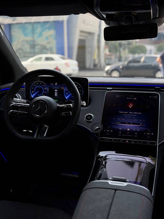 Mercedes Benz EQS 450 + SUV
