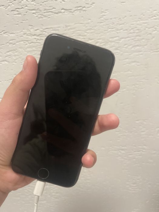 Iphone se чорный