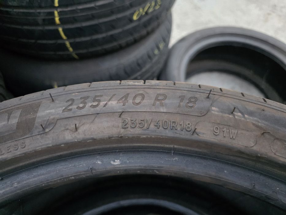 2бр Летни гуми 235 40 18 - Michelin