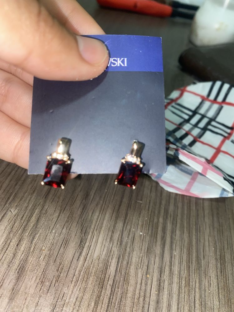 Doua perechii de cercei swarovski impreuna cu o bratara tot swarovski