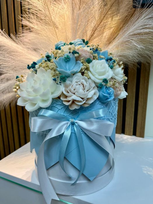 Ръчно изработени букети от соев восък