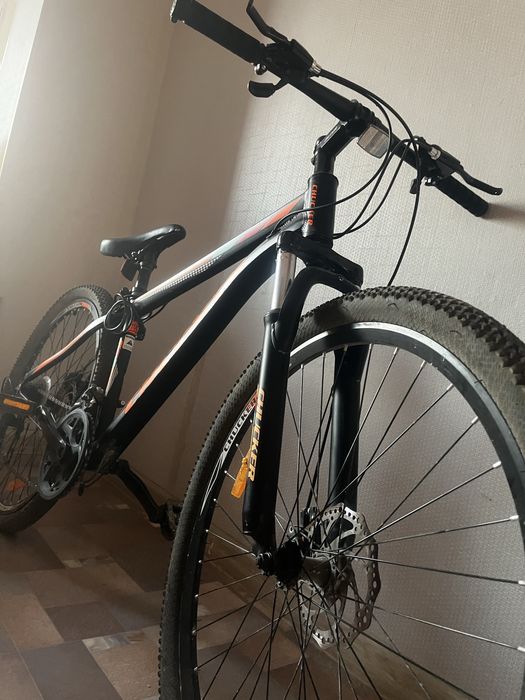 Велосипед,1 жыл бұрын қызыма алынған көп жүрілмеген тап таза еш жері б